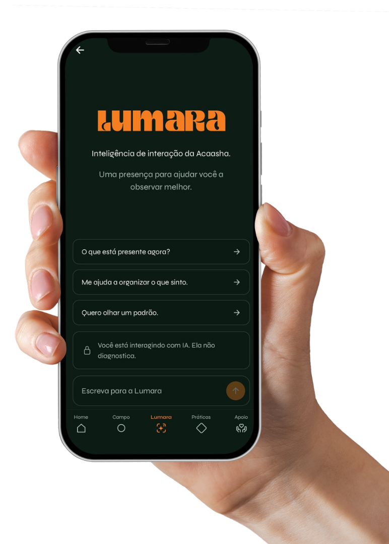 Tela do aplicativo Acaasha com Lumara em um telefone
